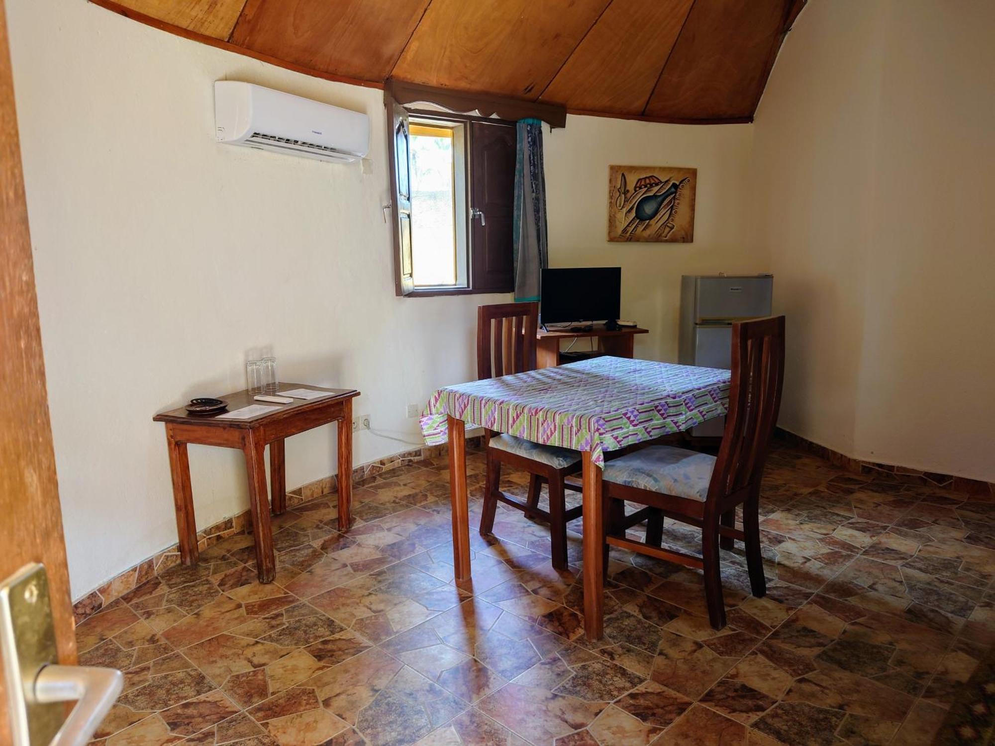 Rundbungalow Auf Lionsrest Grand-Bassam Zewnętrze zdjęcie